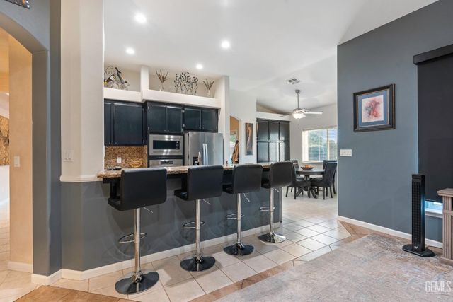 9317 Leslie Deann Court, Bakersfield, CA 93312