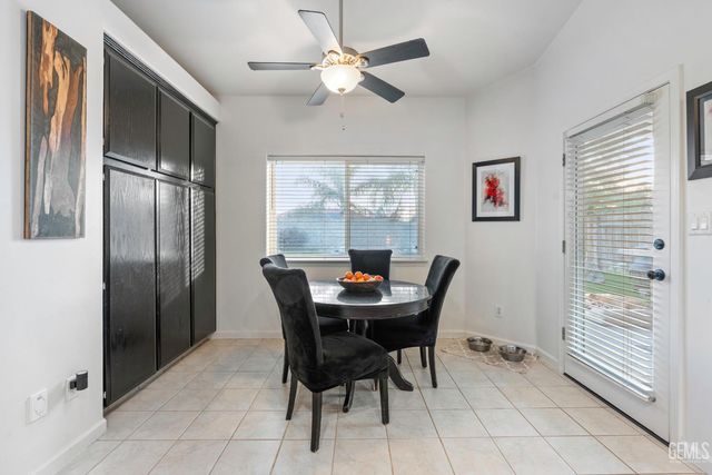 9317 Leslie Deann Court, Bakersfield, CA 93312