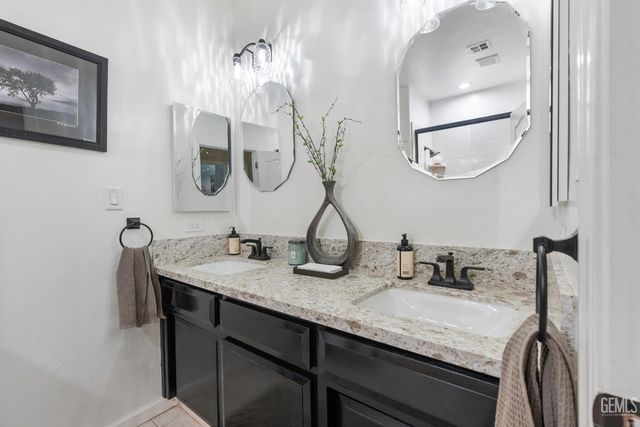 9317 Leslie Deann Court, Bakersfield, CA 93312