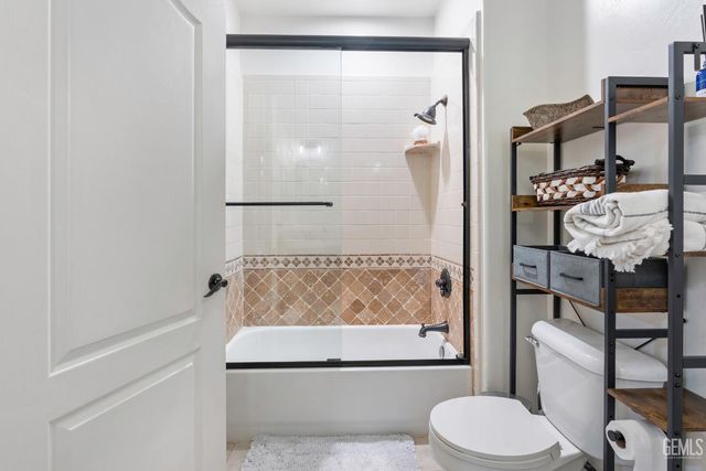 9317 Leslie Deann Court, Bakersfield, CA 93312