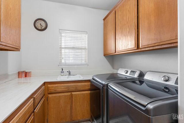 9317 Leslie Deann Court, Bakersfield, CA 93312