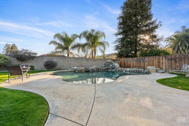 9317 Leslie Deann Court, Bakersfield, CA 93312