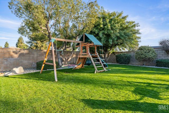 9317 Leslie Deann Court, Bakersfield, CA 93312