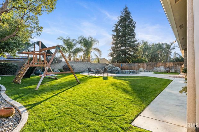 9317 Leslie Deann Court, Bakersfield, CA 93312