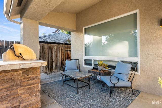 9317 Leslie Deann Court, Bakersfield, CA 93312