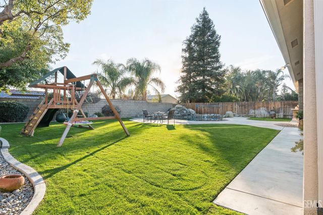 9317 Leslie Deann Court, Bakersfield, CA 93312