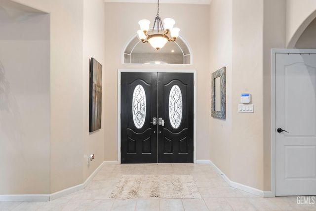 9317 Leslie Deann Court, Bakersfield, CA 93312