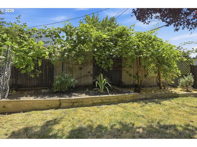 4226 SCOTTDALE St, Eugene, OR 97404