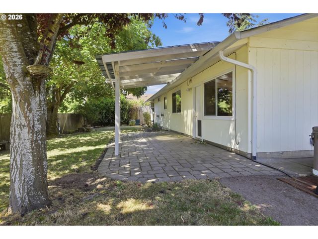 4226 SCOTTDALE St, Eugene, OR 97404
