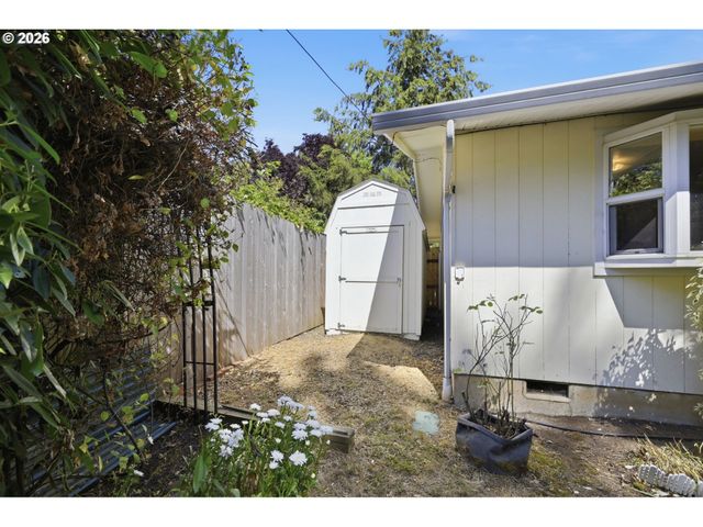4226 SCOTTDALE St, Eugene, OR 97404