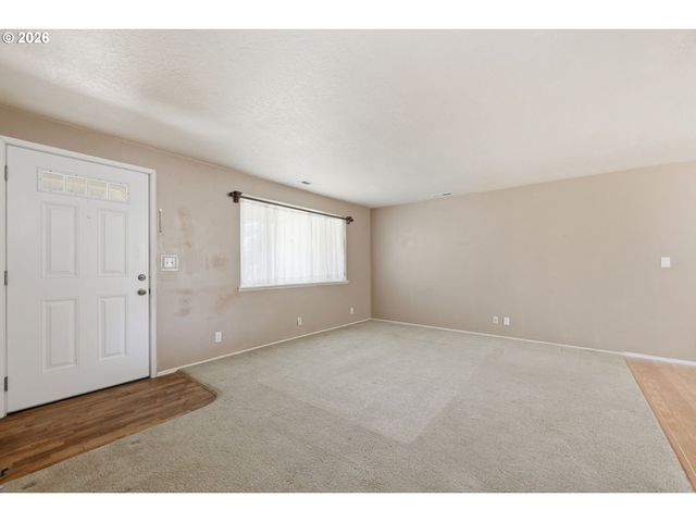 4226 SCOTTDALE St, Eugene, OR 97404