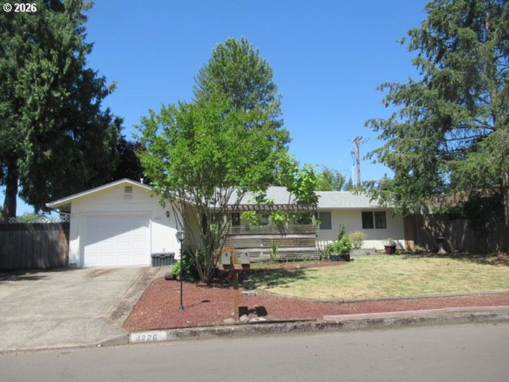 4226 SCOTTDALE St, Eugene, OR 97404