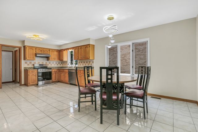 8444 Morton Avenue, Morton Grove, IL 60053