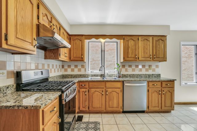 8444 Morton Avenue, Morton Grove, IL 60053