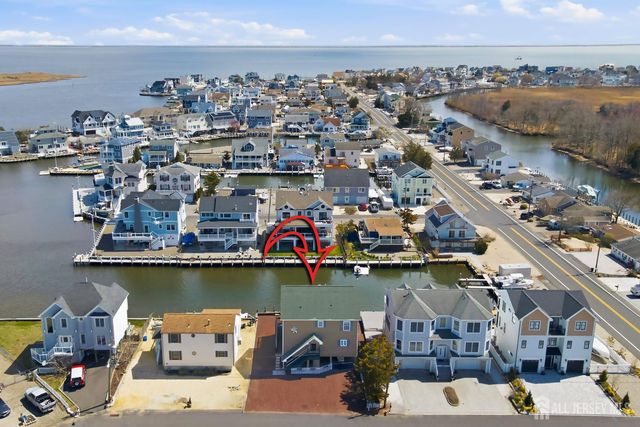 1215 Niihau Drive, Lacey, NJ 08731