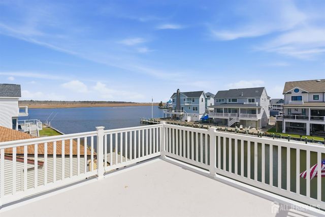 1215 Niihau Drive, Lacey, NJ 08731