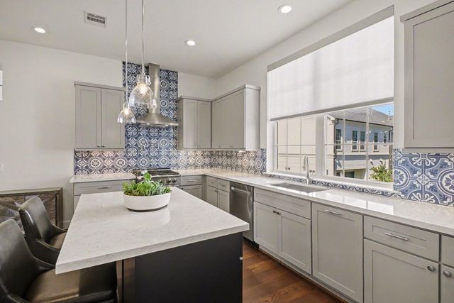 3507 Ridgeway Valley Lane, Houston, TX 77055