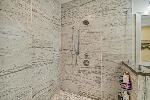 3507 Ridgeway Valley Lane, Houston, TX 77055