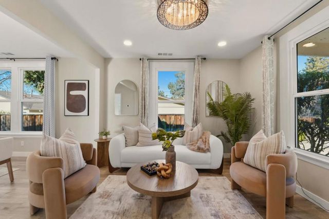 271 N Central Avenue, Campbell, CA 95008