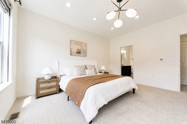 108 Aspen Dr, Cedar Grove Twp., NJ 07009