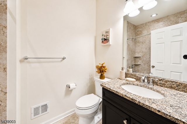 108 Aspen Dr, Cedar Grove Twp., NJ 07009