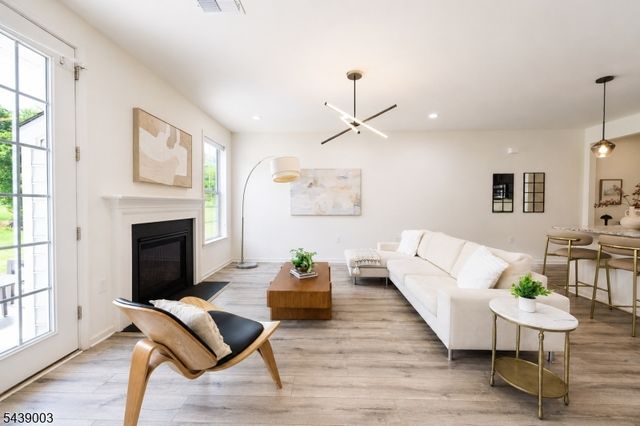 108 Aspen Dr, Cedar Grove Twp., NJ 07009