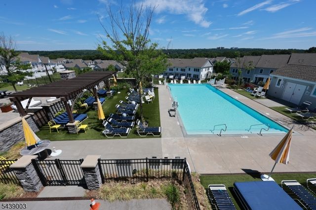 108 Aspen Dr, Cedar Grove Twp., NJ 07009