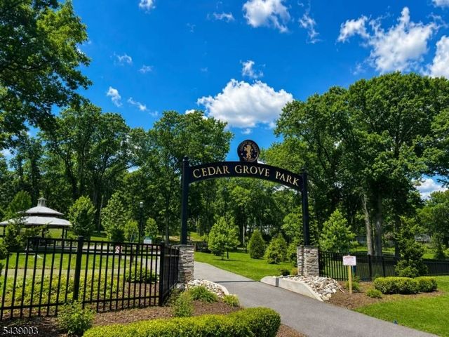 108 Aspen Dr, Cedar Grove Twp., NJ 07009