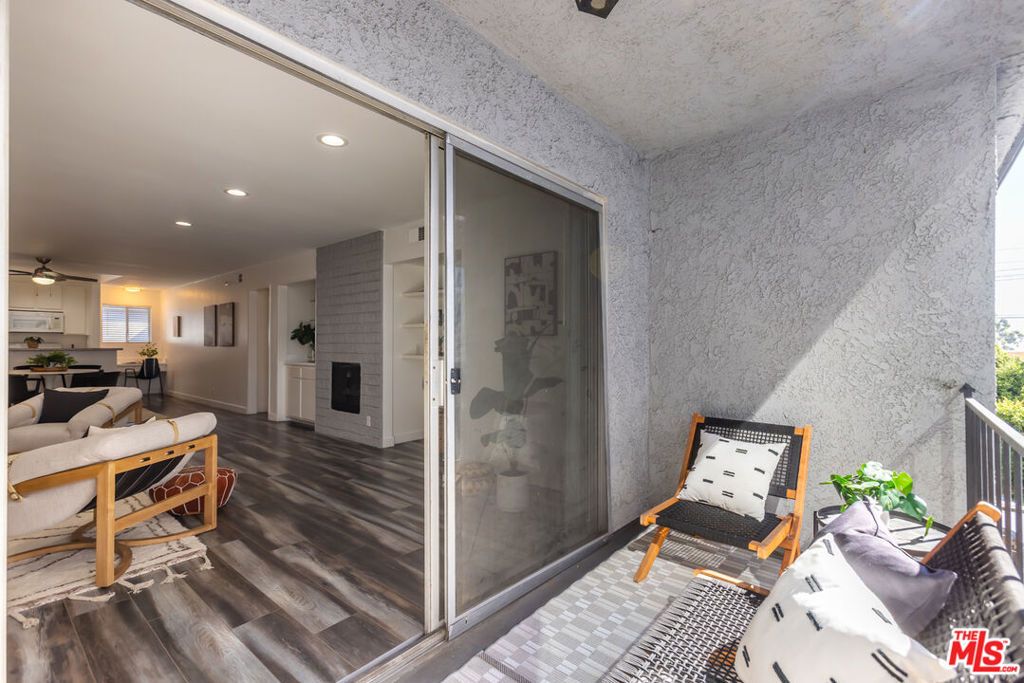 Image 10 of property listing at 11701 Texas Avenue 306, Los Angeles, CA 90025