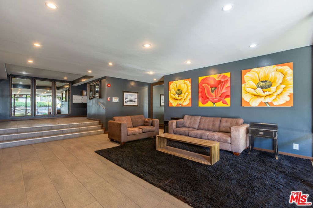 Image 30 of property listing at 11701 Texas Avenue 306, Los Angeles, CA 90025