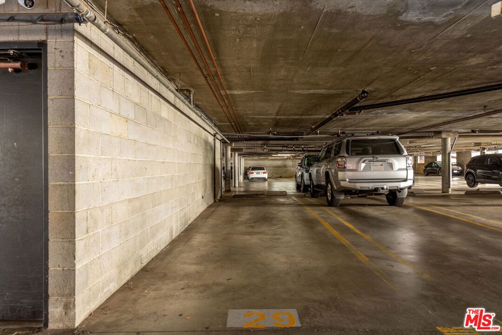 Image 31 of property listing at 11701 Texas Avenue 306, Los Angeles, CA 90025