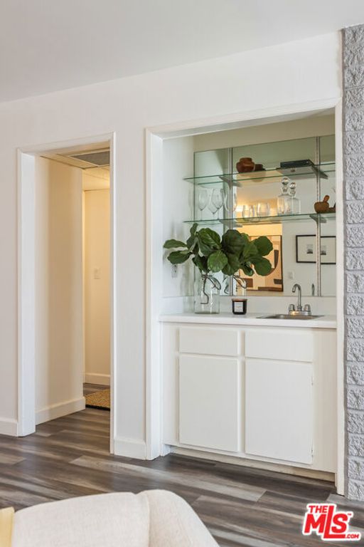 Image 9 of property listing at 11701 Texas Avenue 306, Los Angeles, CA 90025