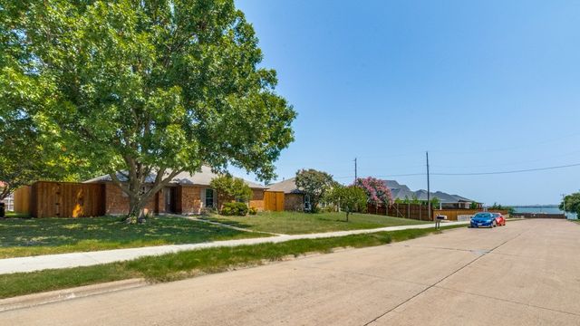 2218 Fuqua Road, Rowlett, TX 75088