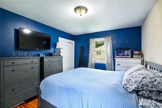 27 Alan Avenue, Portsmouth, RI 02871