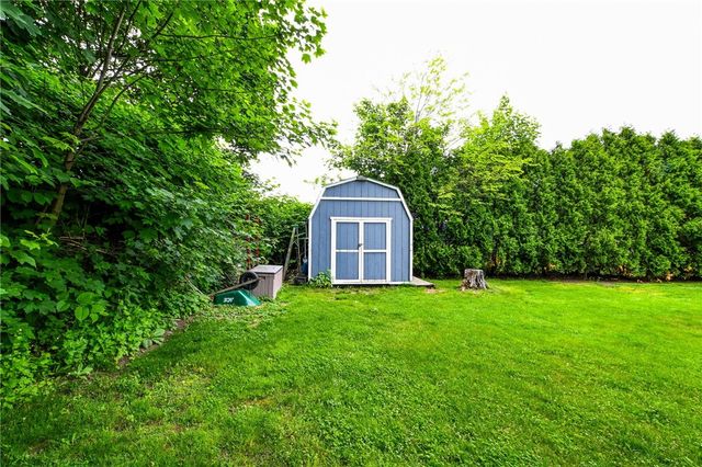 27 Alan Avenue, Portsmouth, RI 02871