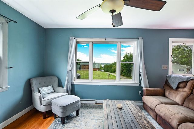 27 Alan Avenue, Portsmouth, RI 02871