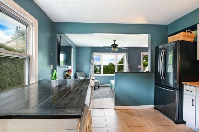 27 Alan Avenue, Portsmouth, RI 02871