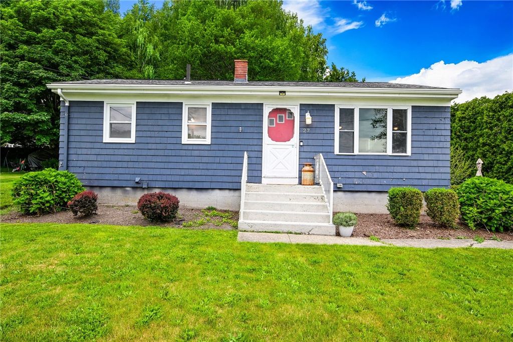 27 Alan Avenue, Portsmouth, RI 02871