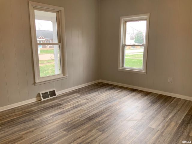 520 W BEECH Street, Chillicothe, IL 61523