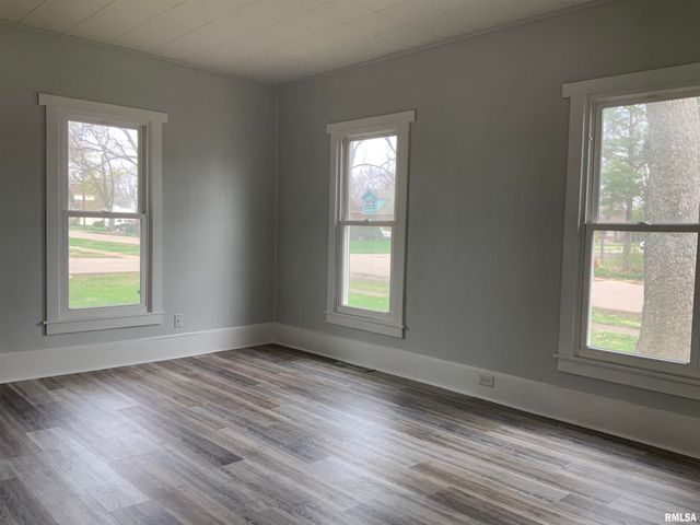 520 W BEECH Street, Chillicothe, IL 61523