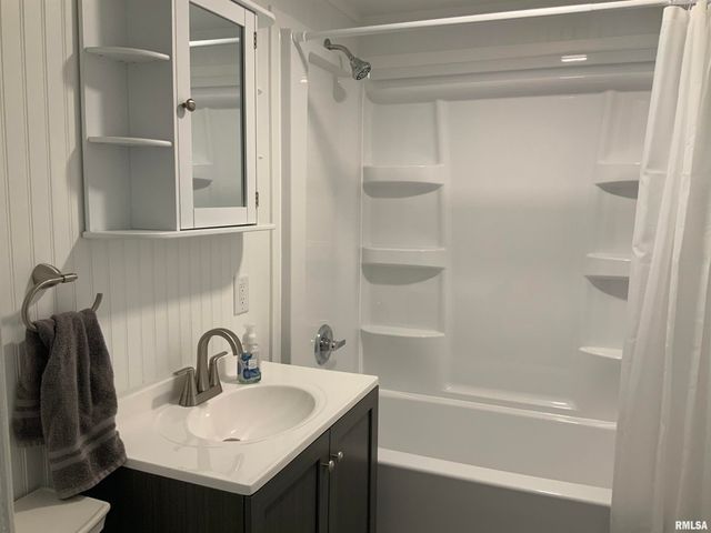 520 W BEECH Street, Chillicothe, IL 61523