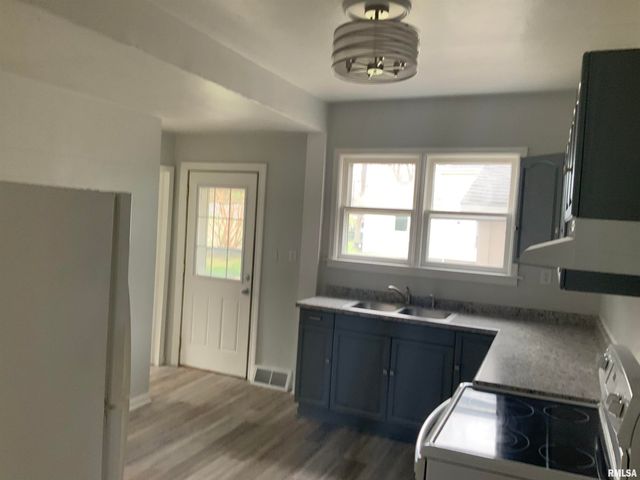 520 W BEECH Street, Chillicothe, IL 61523