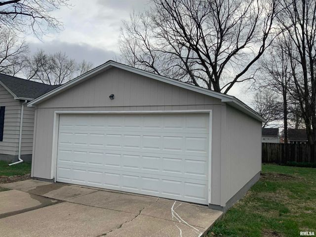 520 W BEECH Street, Chillicothe, IL 61523