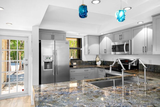 96000 Overseas Hwy Apt S3, Key Largo, FL 33037