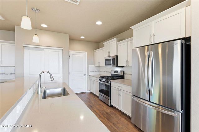 13071 N LOVELAND WAY, Hayden, ID 83835