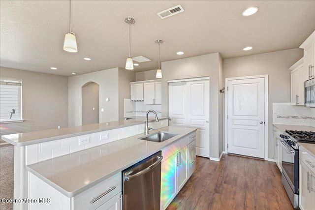 13071 N LOVELAND WAY, Hayden, ID 83835