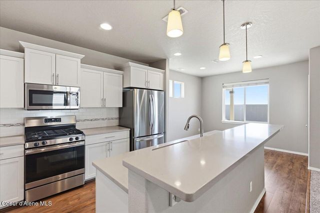 13071 N LOVELAND WAY, Hayden, ID 83835