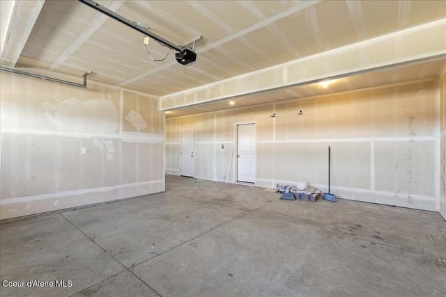 13071 N LOVELAND WAY, Hayden, ID 83835