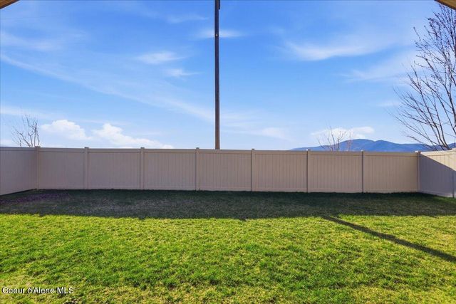 13071 N LOVELAND WAY, Hayden, ID 83835