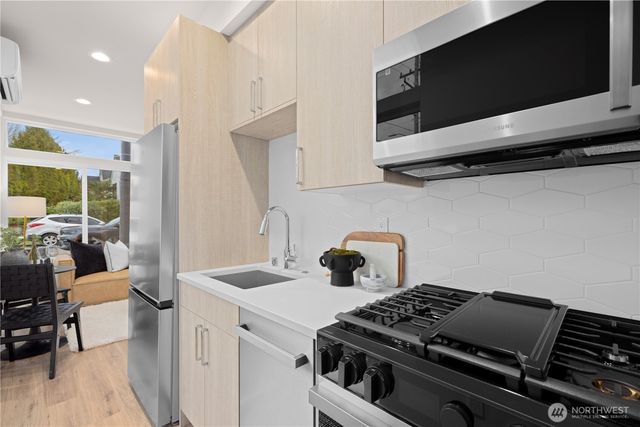 5517 B 9th Avenue NW, Seattle, WA 98107